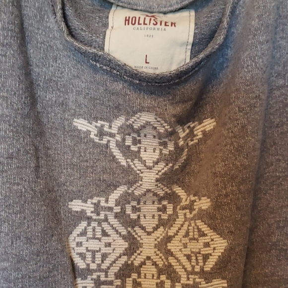 Hollister Oversized 3/4 Sleeve Sweatshirt - Picture 2 of 4